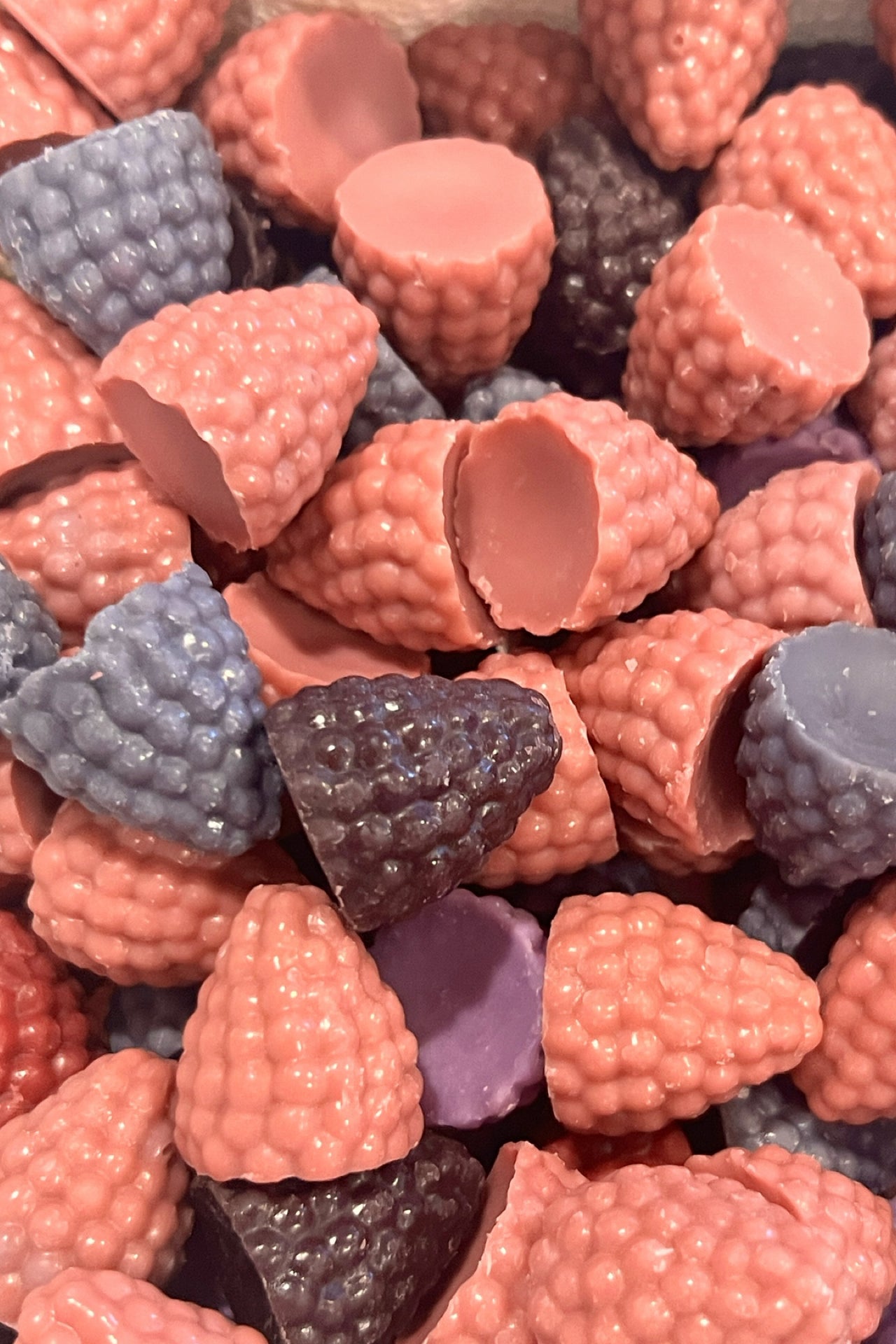 Black Raspberry Pieces/ Topper Wax Melt Bakery Embeds (Boxed)