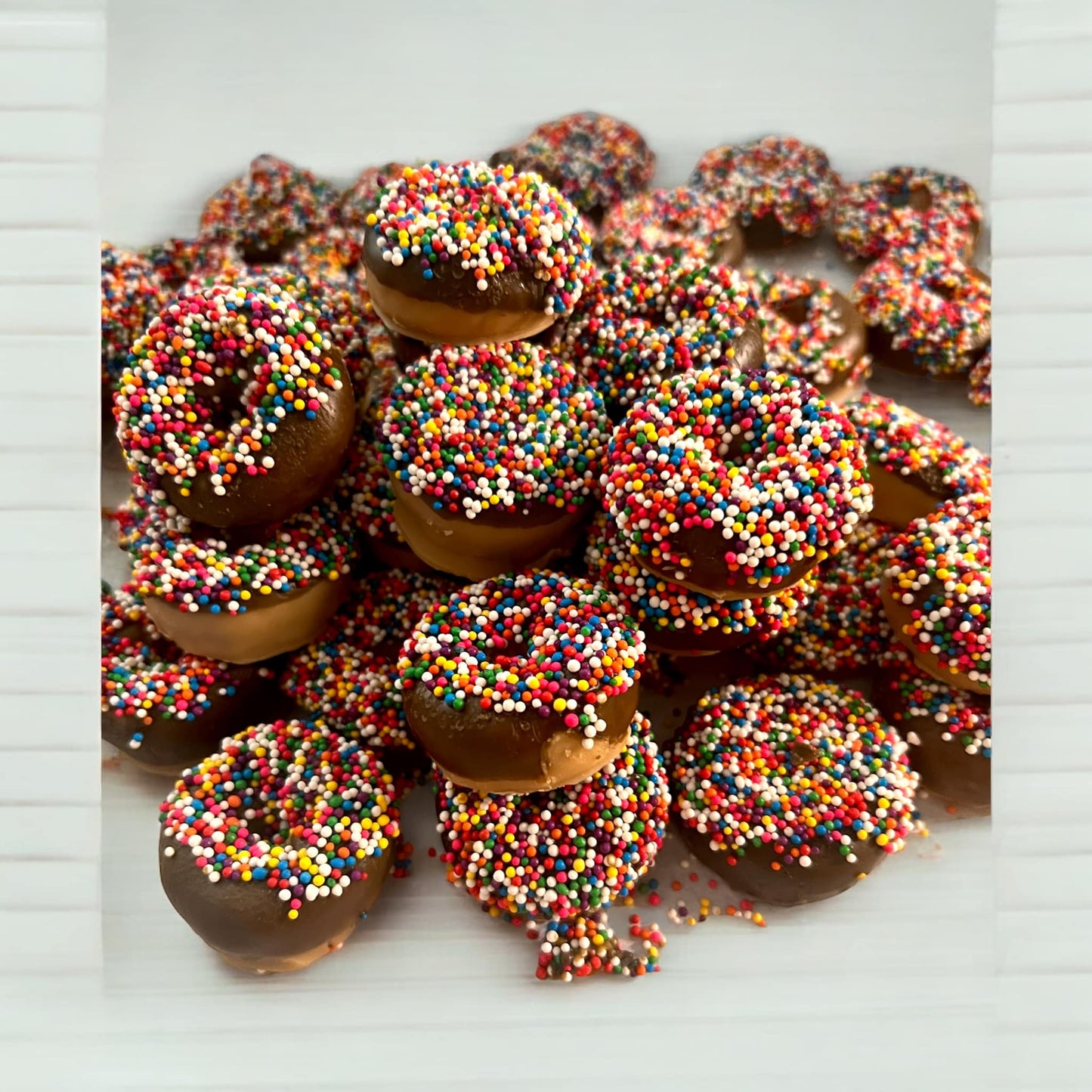 Frosted Chocolate Donut Wax Melt Bakery Bites (Boxed)